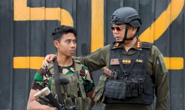 Jalin-Sinergitas,-Kasatgas-Humas-Operasi-Damai-Cartenz-2025-Kunjungi-Pos-Pamtas-Yonif-512-di-Oksibil