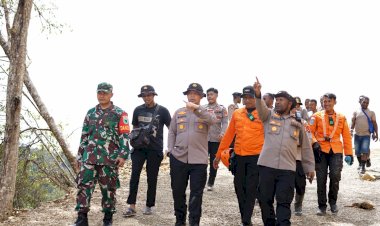 Hari-Ke-5-Penanganan-Banjir-Bandang,-Karo-Ops-Polda-Papua-Barat-Tinjau-Lokasi-Bencana-di-Pegunungan-Arfak
