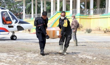 Helikopter-AW169-Polri-Distribusikan-348-Kg-Logistik-Kemanusiaan-untuk-Korban-Bencana-di-Aceh-Tamiang