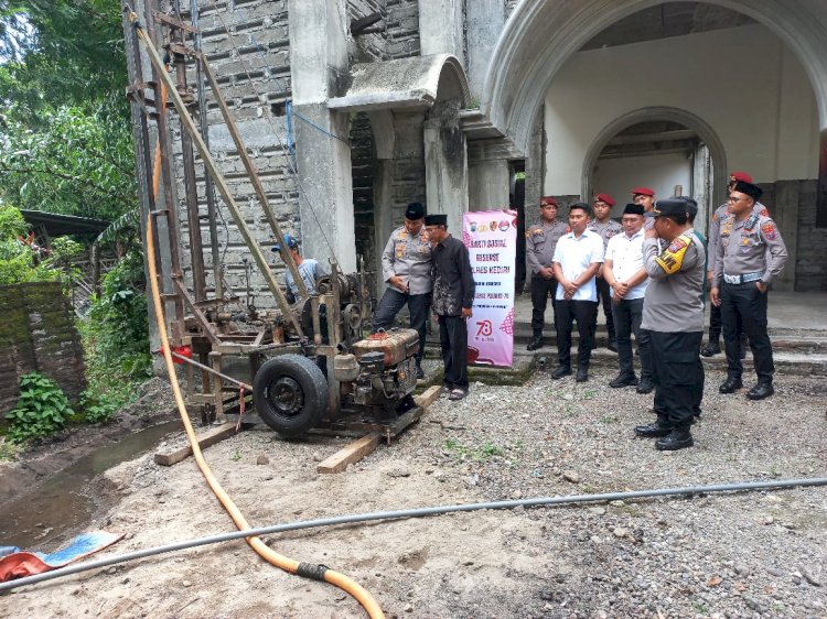 Peringati Hari Jadi Reserse ke - 78 Polres Kediri Bantu Sumur Bor
